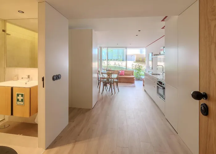 Urban Martinho By House And People